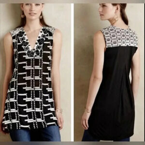 Tiny Anthropologie Black/White Lace Embroidered Chaparral Tunic Tank Top; size S